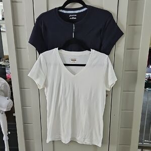 St. John's Bay Navy and White Short Sleeve Tees Sz Small Ptp 20+